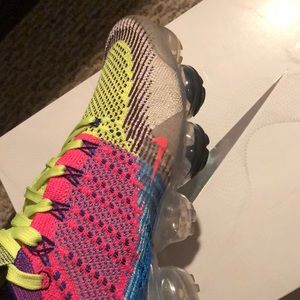 vapormax random on feet